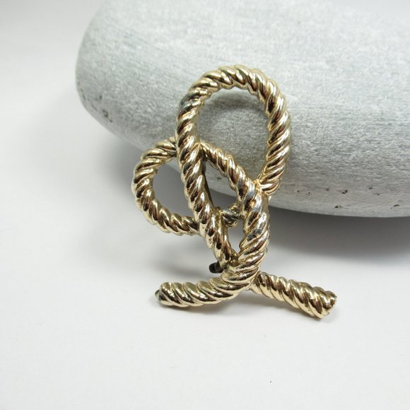Gold-Tone Twisted Rope Brooch - Picture 1 of 8